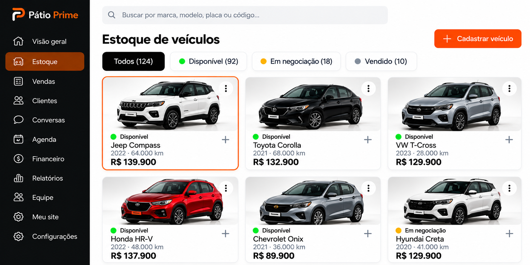 Estoque ilustrativo com Jeep Compass e botão cadastrar veículo